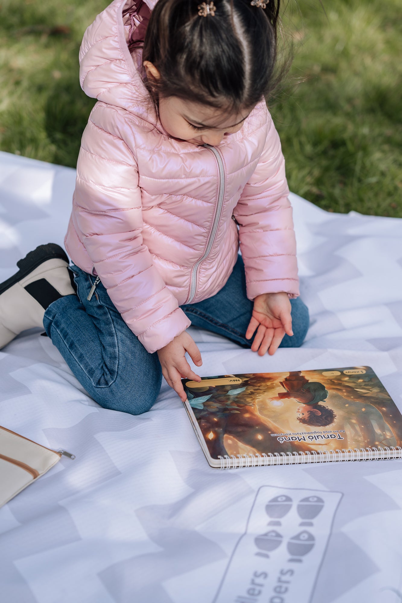 Tanuló Manó - Magyar Foglalkoztató Könyv (Hungarian Busy Book)