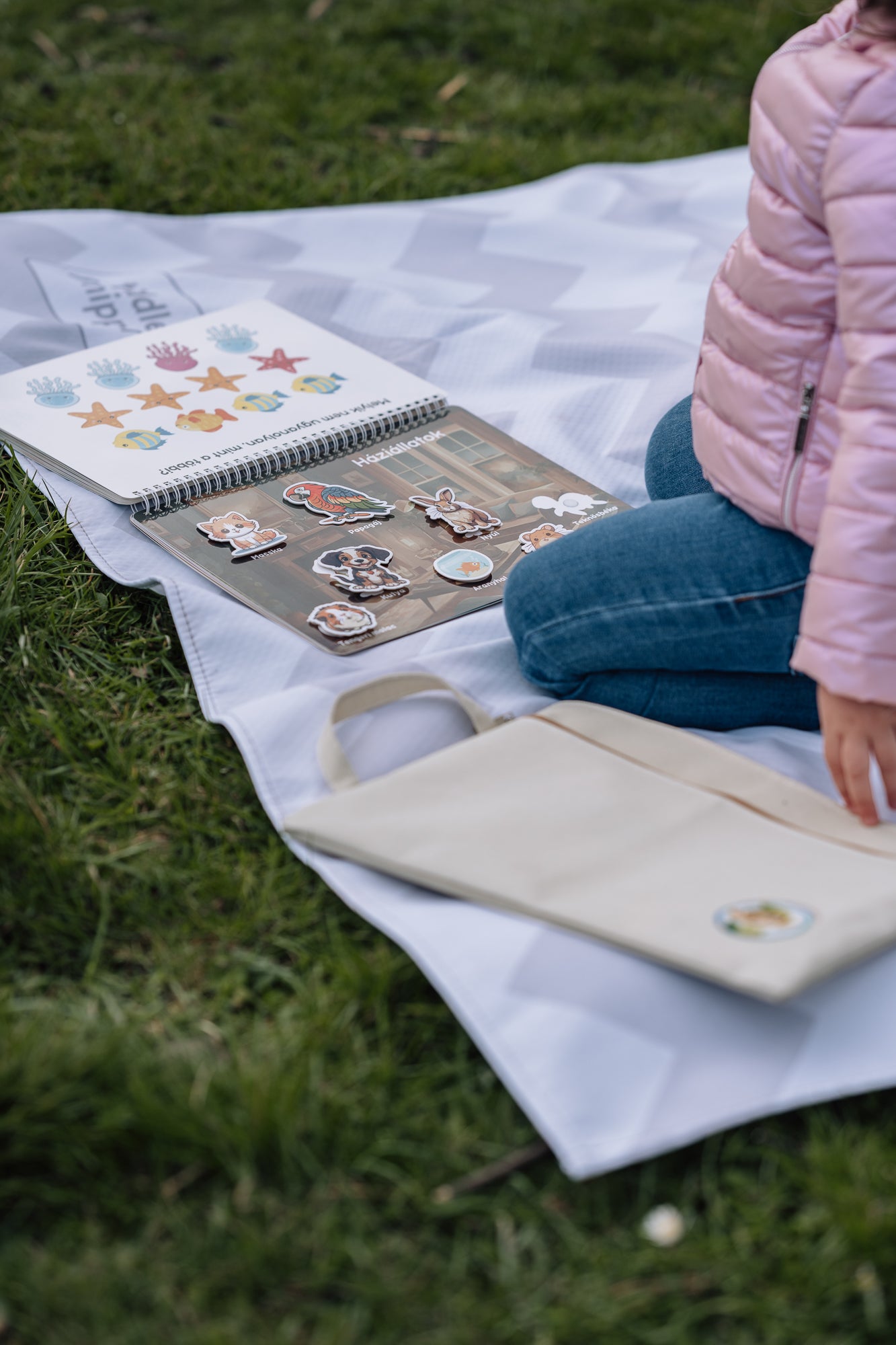 Tanuló Manó - Magyar Foglalkoztató Könyv (Hungarian Busy Book)